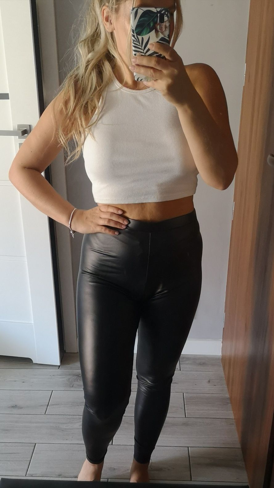 Primark woskowane leginsy S