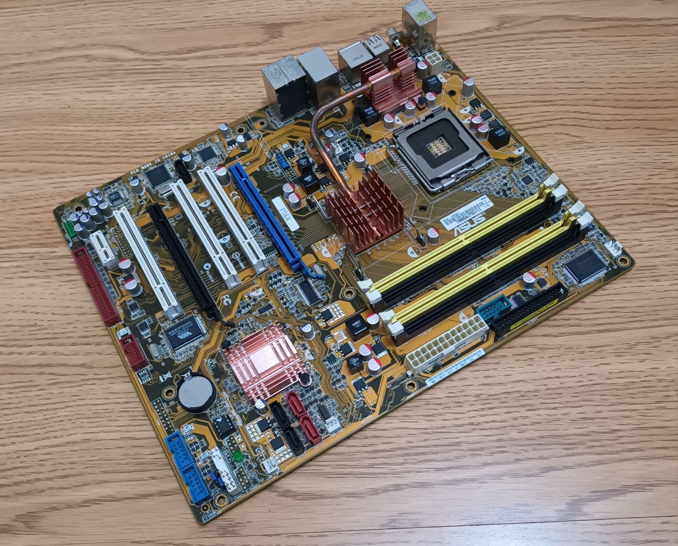 Motherboard Asus P5KR para socket 775