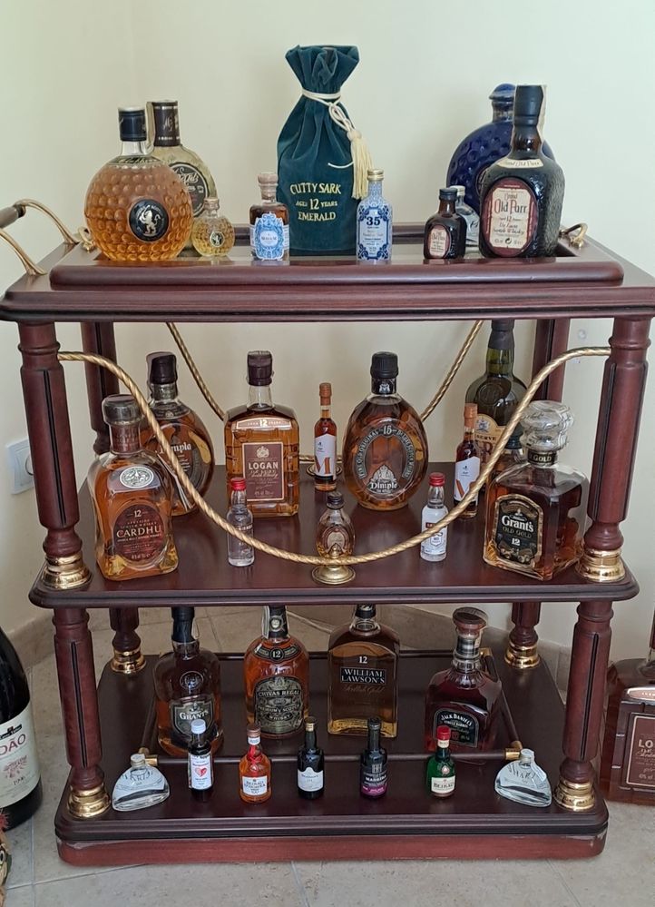 Carinho de cha ou bar para bebidas
