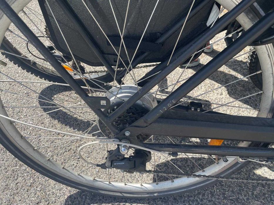 Bicicleta eléctrica  - pasteleira - btwin elops 120e