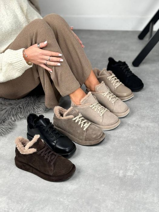 Жіночі шкіряні зимові черевики в кольорах