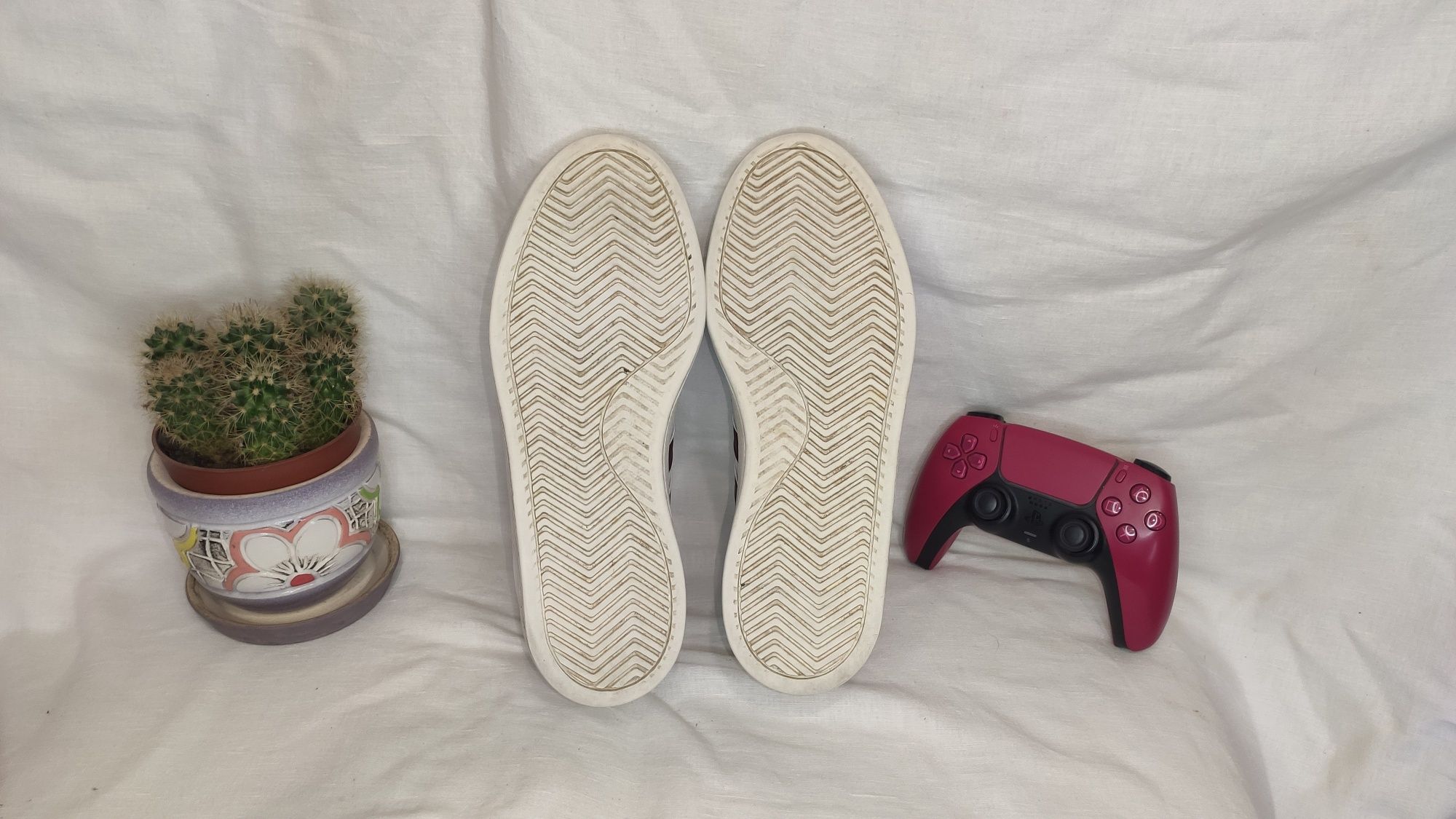 Продам кеди Adidas.Розмір 42