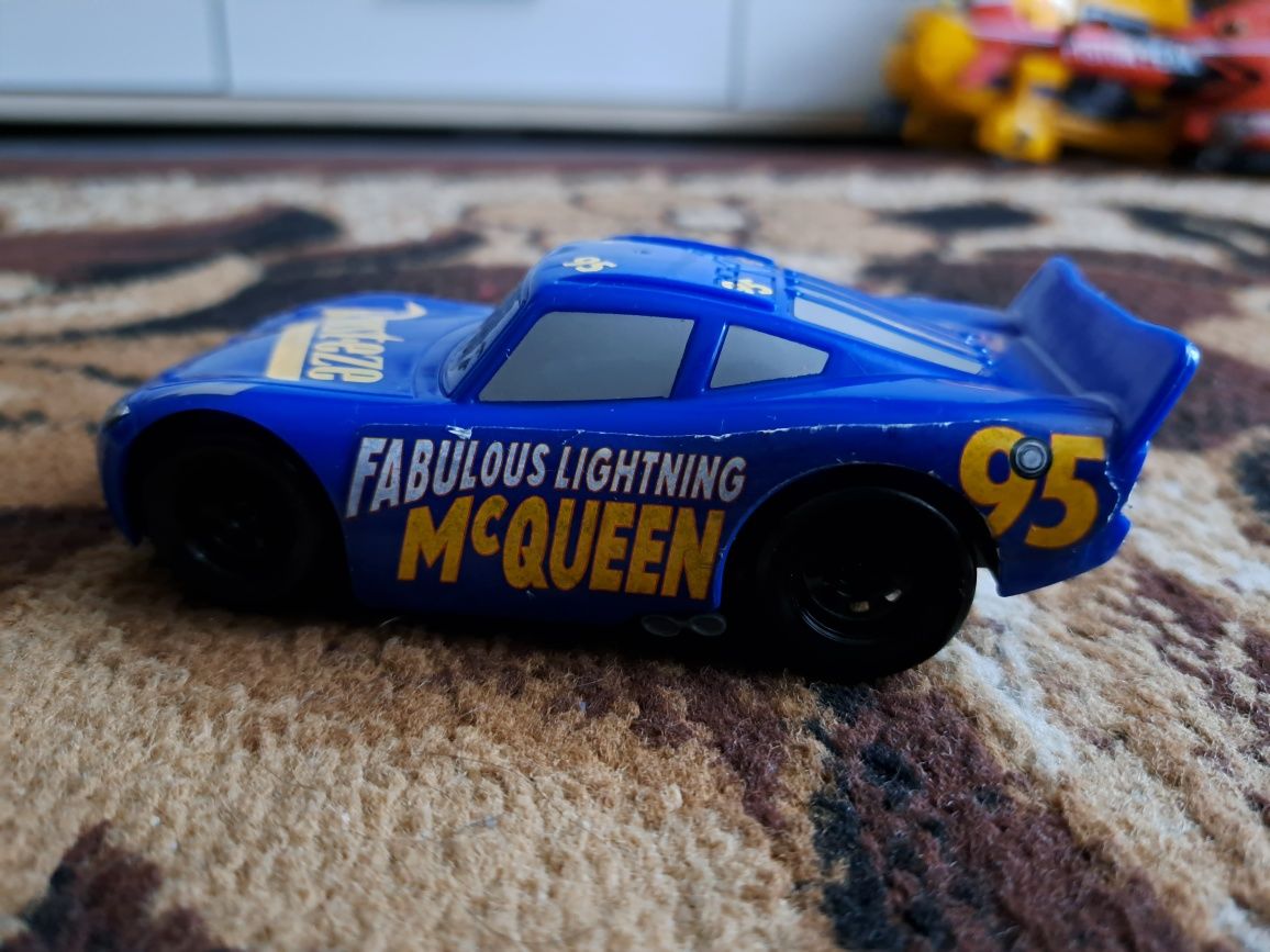 McQueen z Auta 3