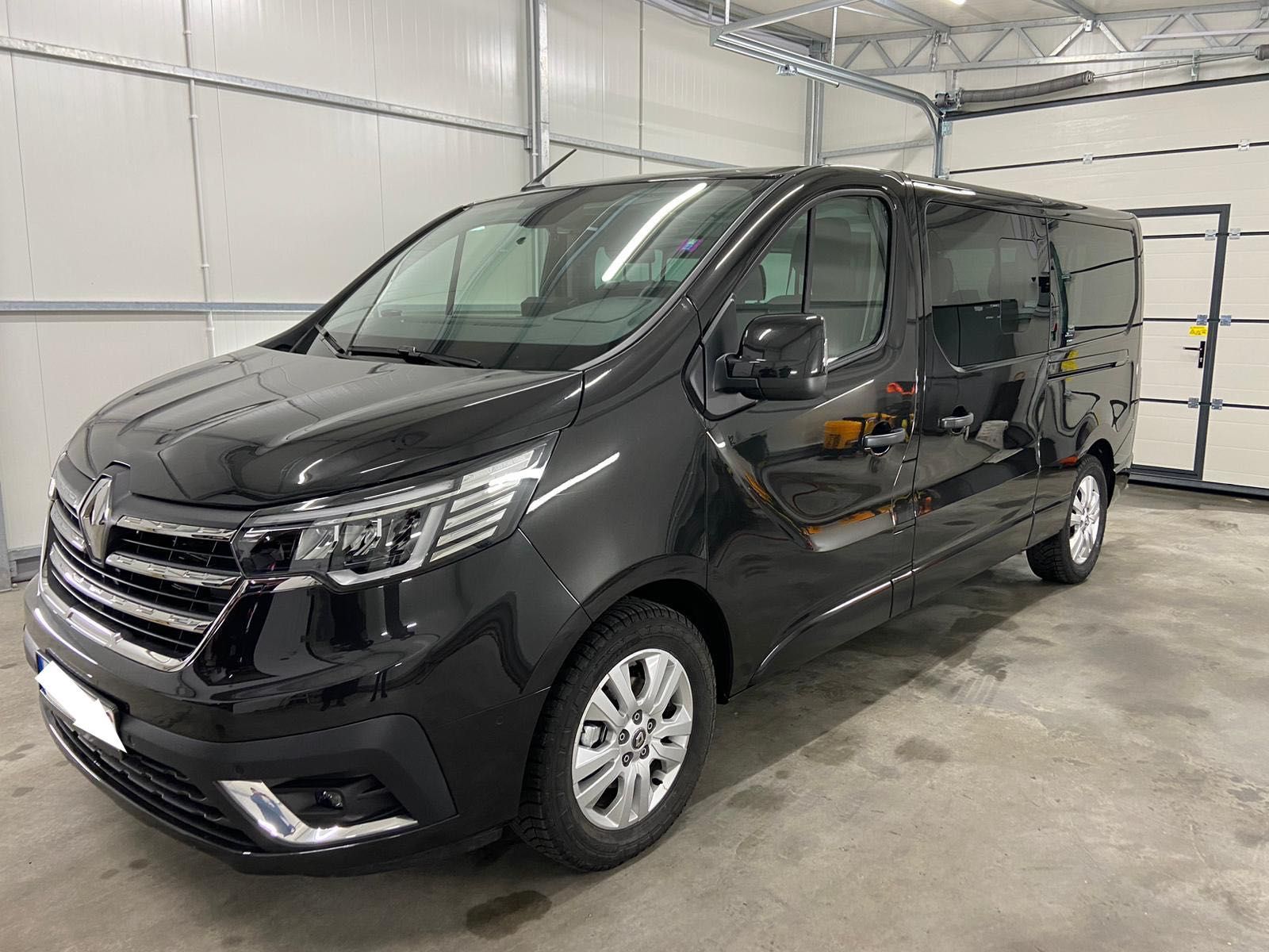Wypożyczalnia wynajem busa 9 osobowego Renault Trafic manual automat