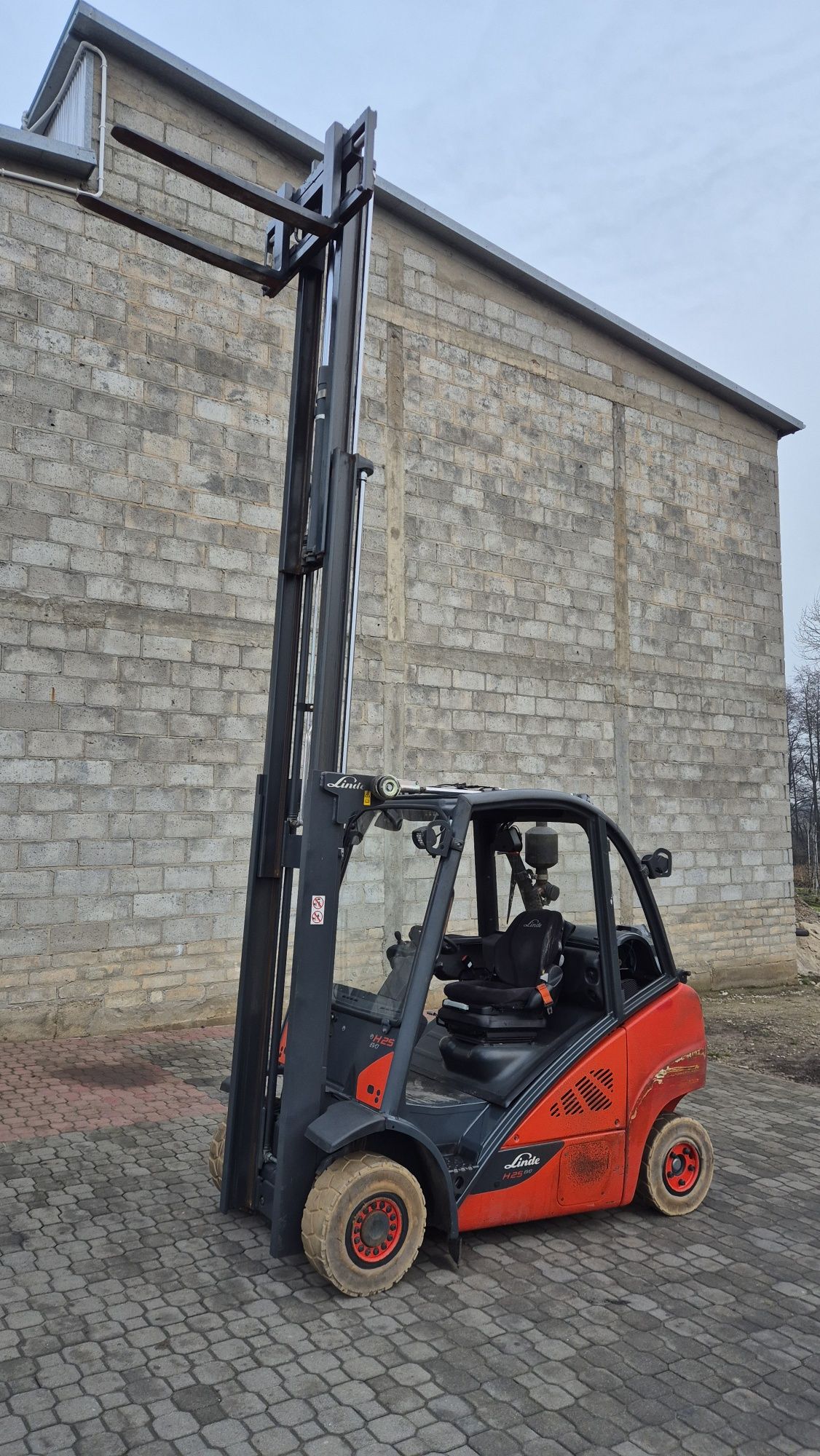 Wózek widłowy LINDE H25T EVO, triplex, przesuw, terenowy GAZ