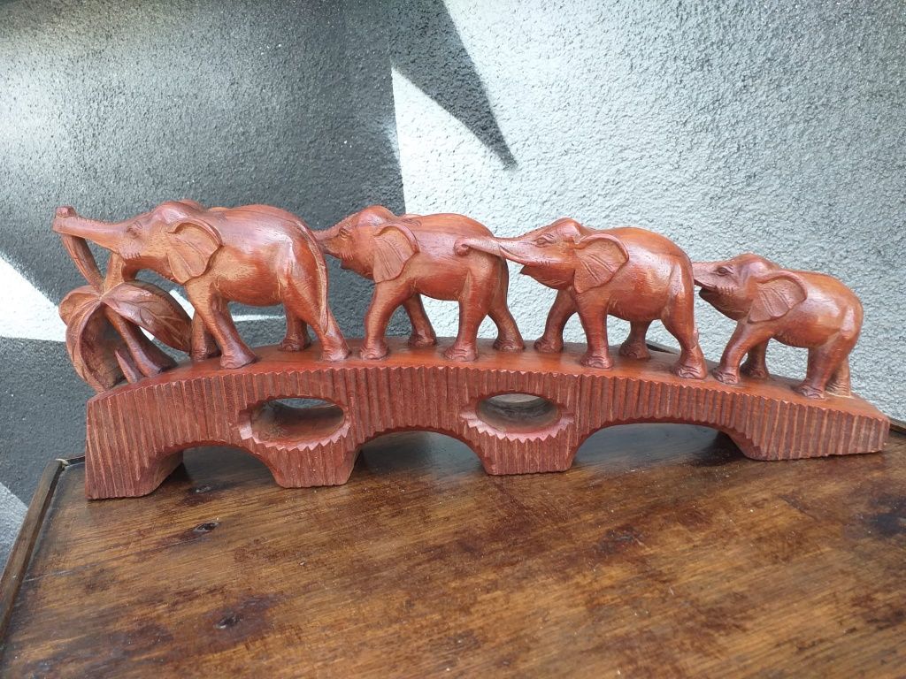 Drewno figura sloni