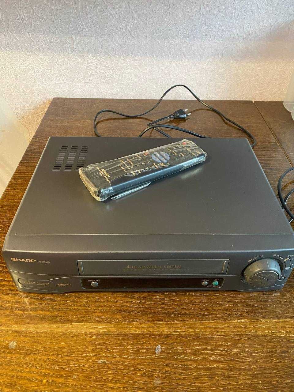 Видеомагнитофон Sharp VC-MA443