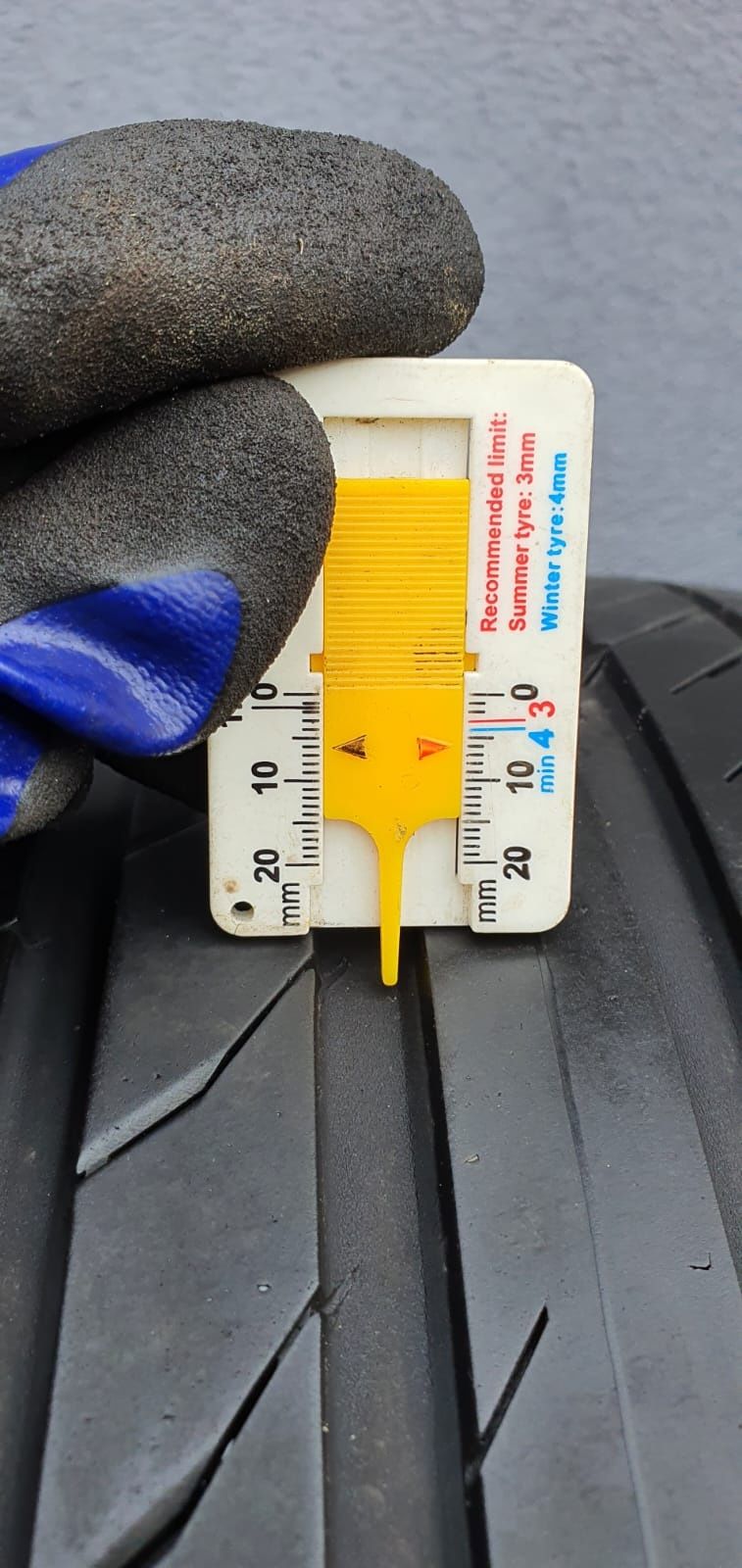 235/45/20 Continental para