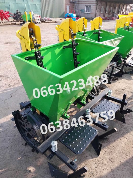 Картоплесаджалка з чавунними ложечками глибокими Bomet, сажалка Бомет