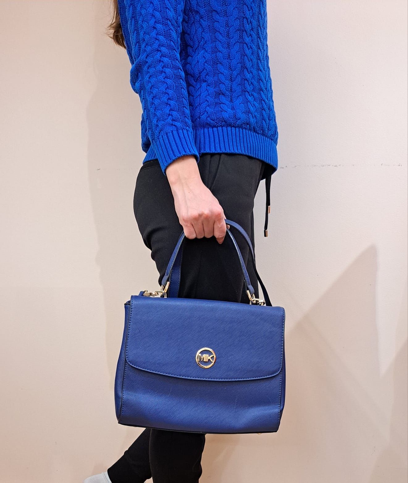 Torebka damska na pasek Michael Kors, granatowa