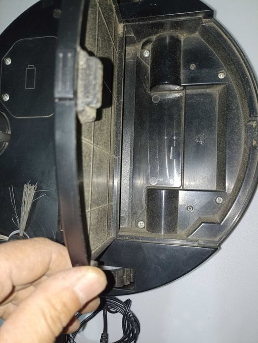 Robot Sprzątający, Odkurzacz automatyczny ADLER AD7031