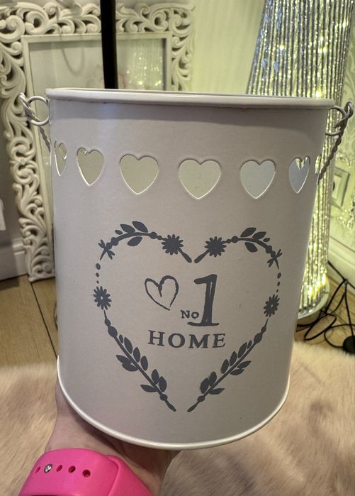 Metalowy kosz / wazon na sztuczne kwiaty