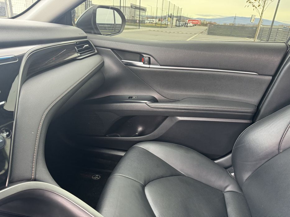 Toyota camry 2020р.