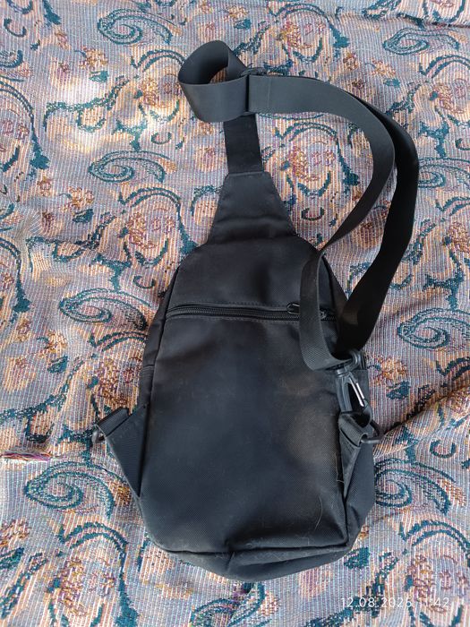 Сумка наплечная мужская в хорошем состоянии