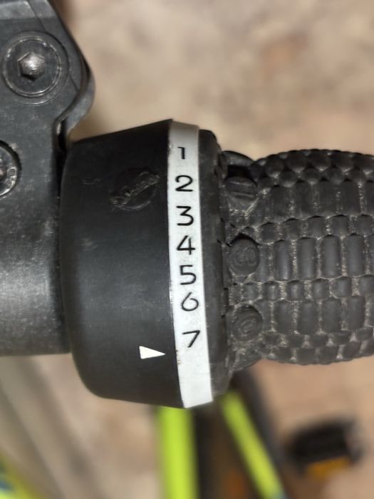 Bicicleta BTT ST 100 Amarelo Rockrider