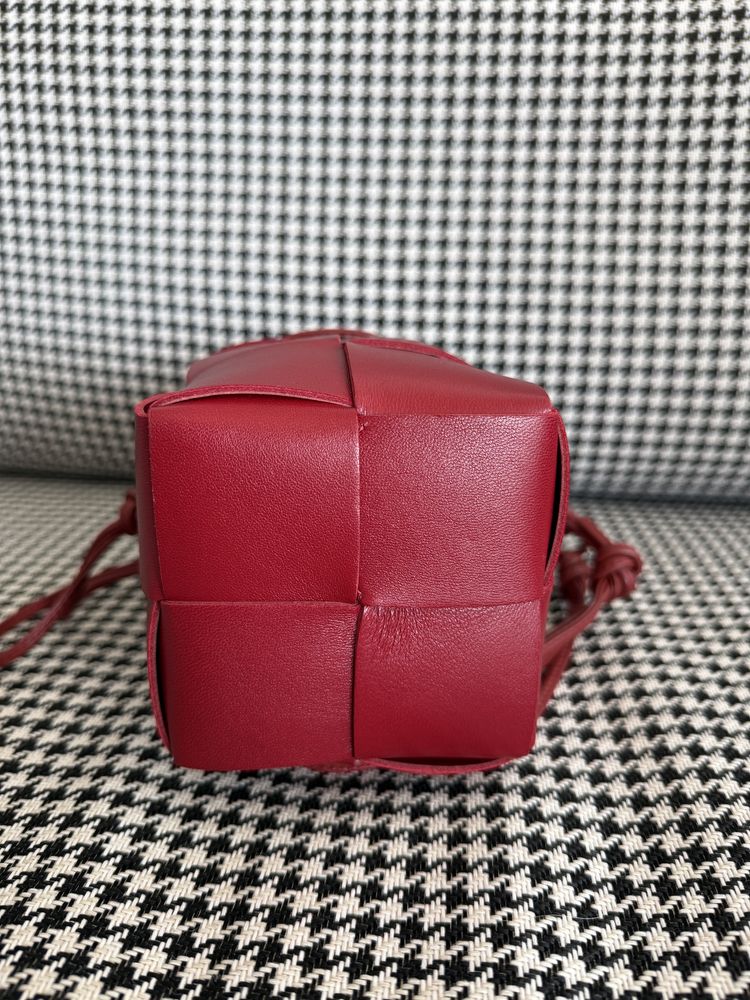 Bottega Veneta mini cassette оригінал Італія бордова міні сумка шкіра