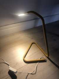 Lampka biurkowa LED żółta ikea