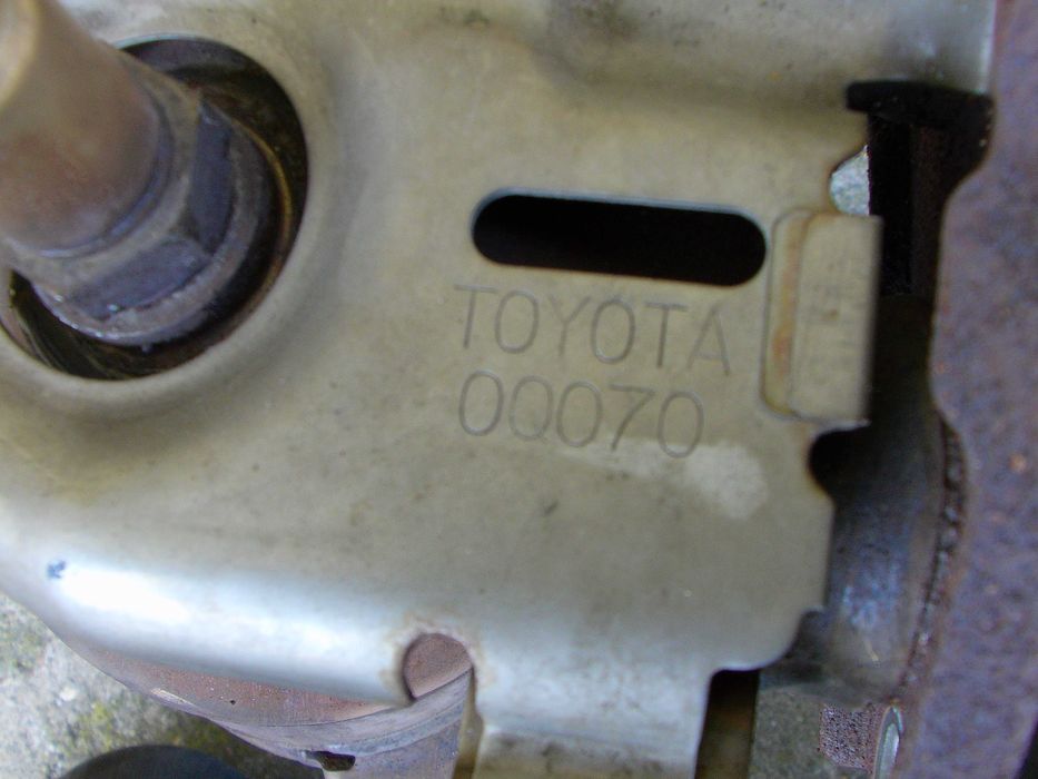 Toyota yaris III 11- aygo II 1.0 vvti katalizator kolektor wydechowy