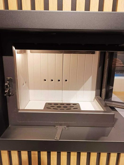 Kominek z boczną szybą i ramką stalową z montażem Kraków Katowice