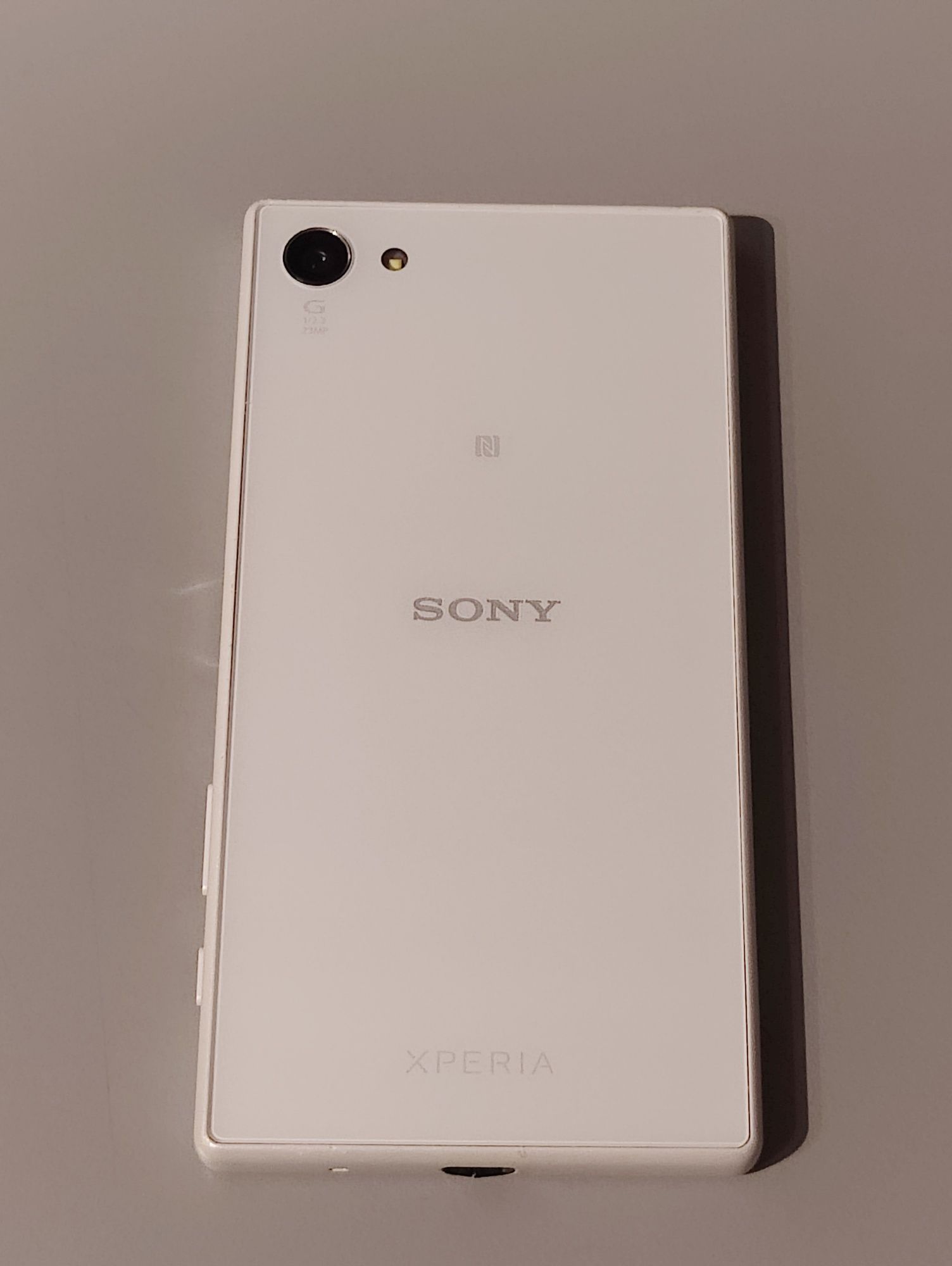 Telemóvel Sony Xperia Z5 compact