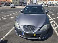 Seat Leon cinzento