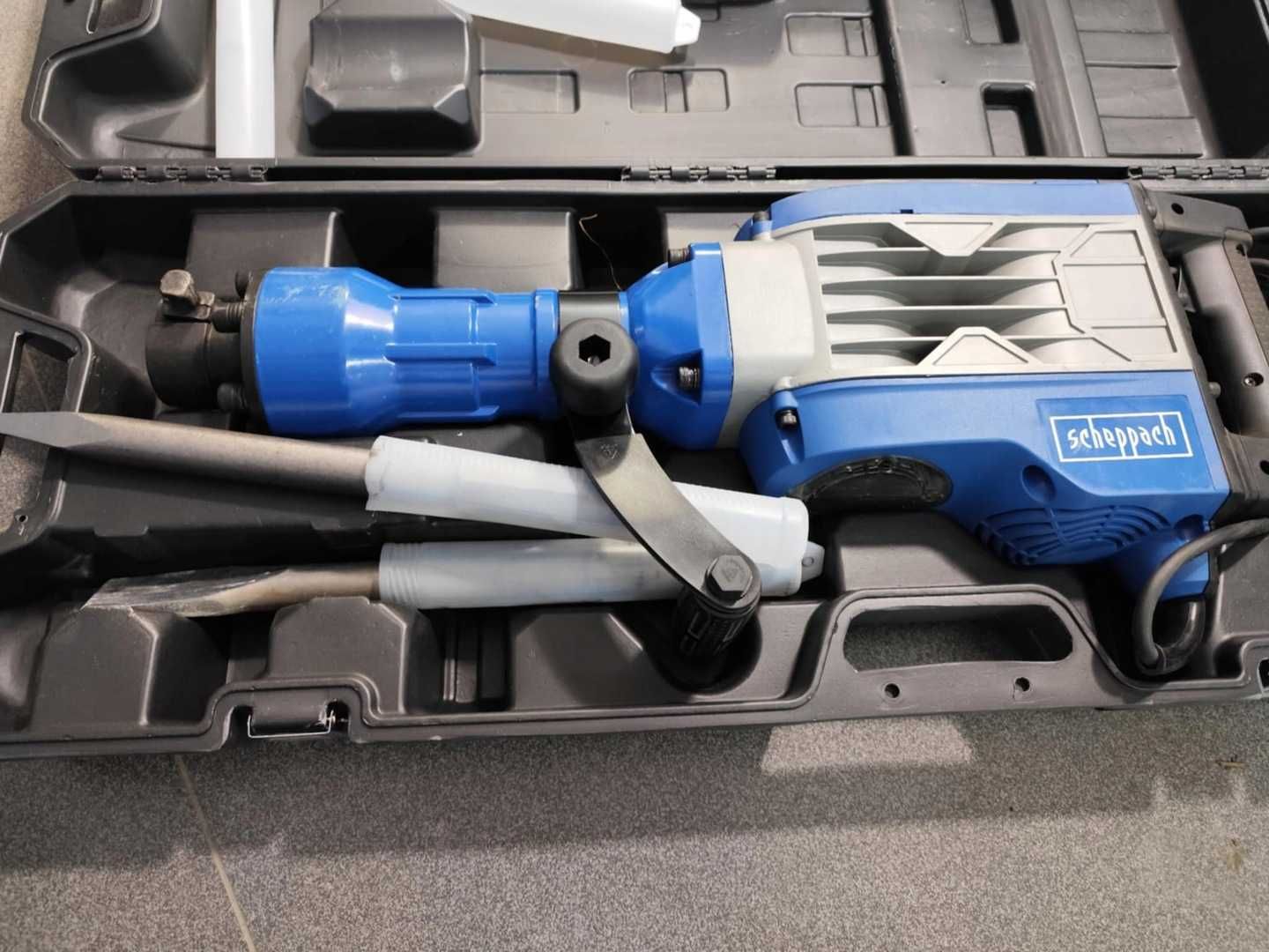 Młot wyburzeniowy Scheppach AB1900 60 J 1900 W