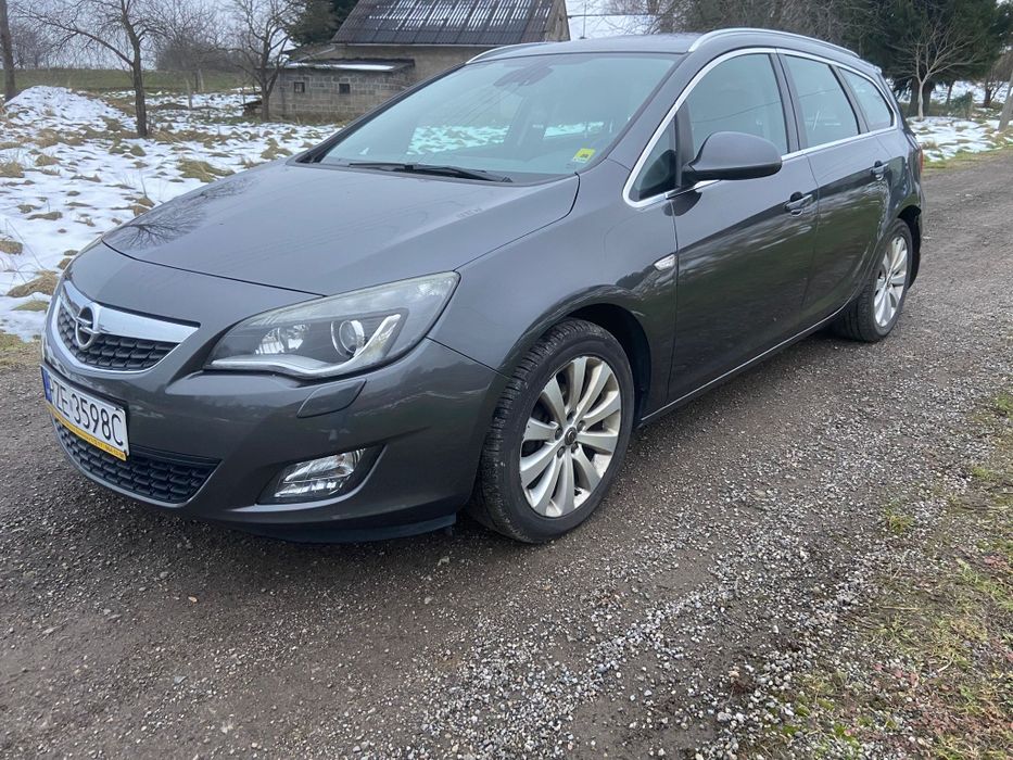 Opel Astra J Kombi 1.4 Turbo 140KM Automat LPG 2011r.