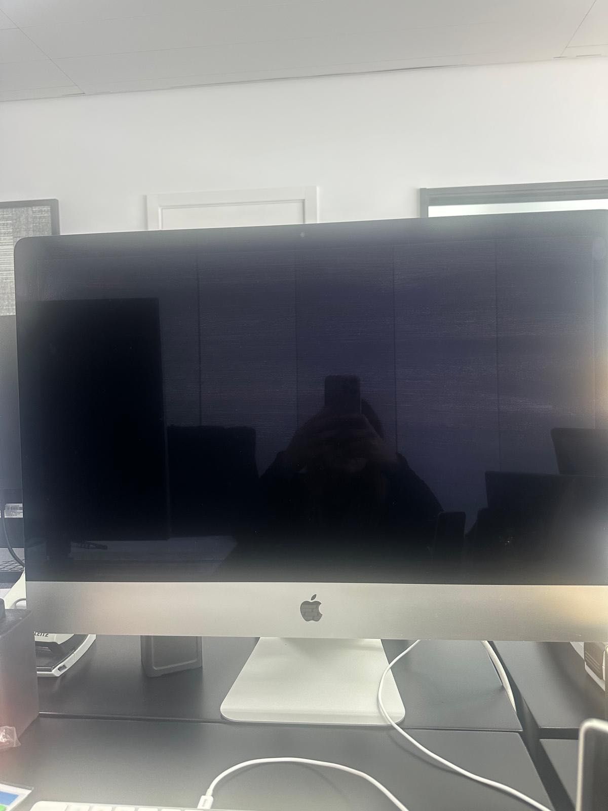 Macbook (teclado & rato incluso)