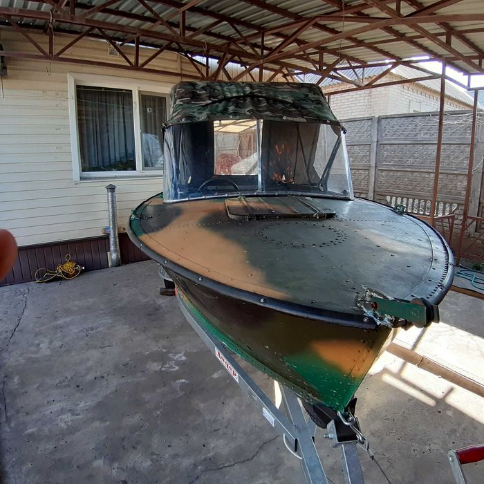 Продам човен Прогрес 2 з двигуном HONDA 4 тактний.