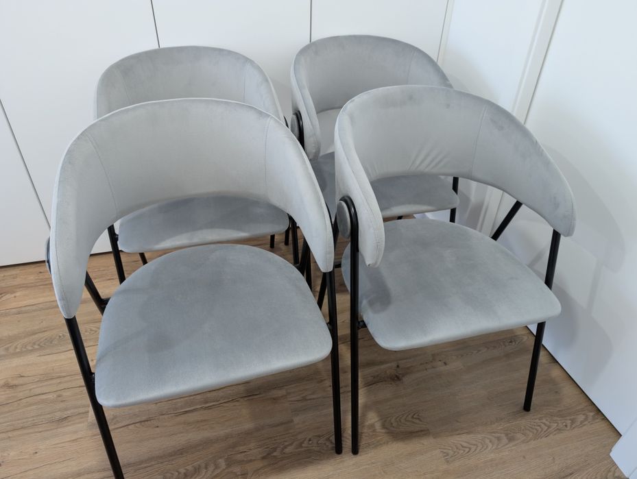 4 Cadeiras MIHU NOVAS