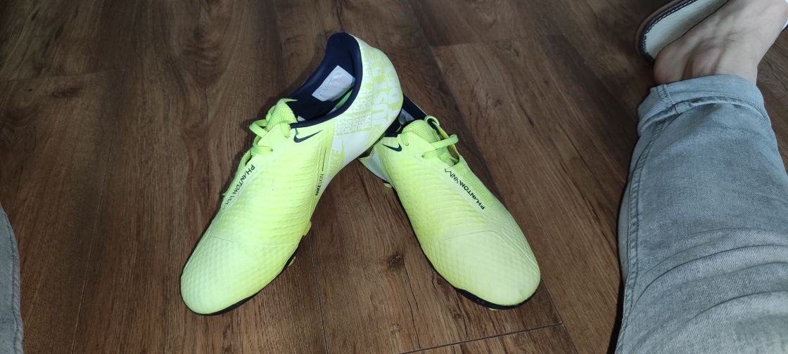 Używane korki Nike Phatom Venom Academy FG roz. 40.5