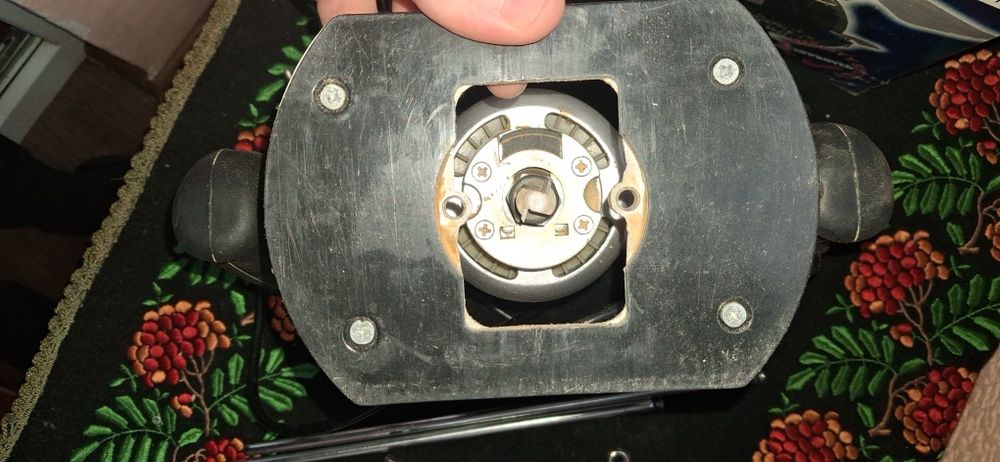 Ручной фрезер б / у полный комплект в коробке