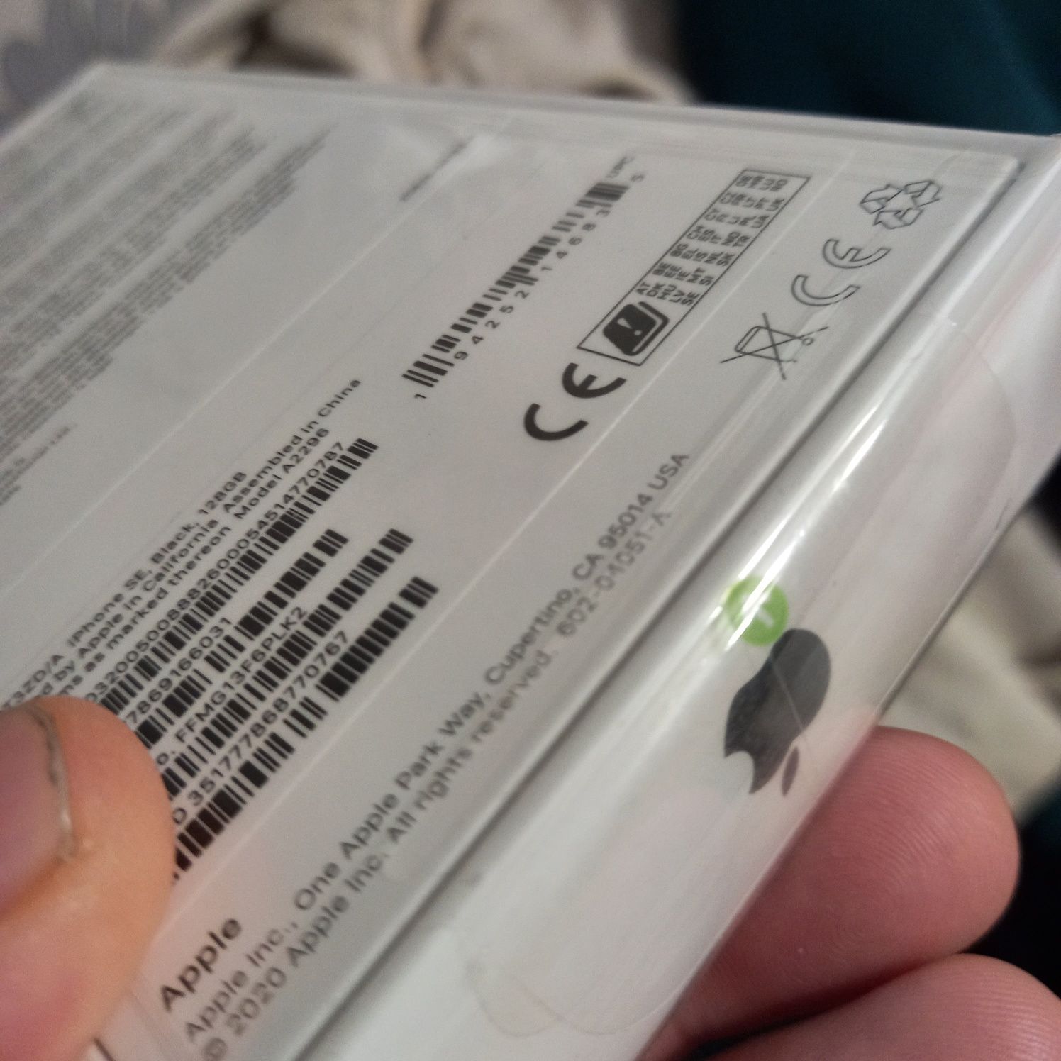 Продам IPHONE SE 2020 Чорний