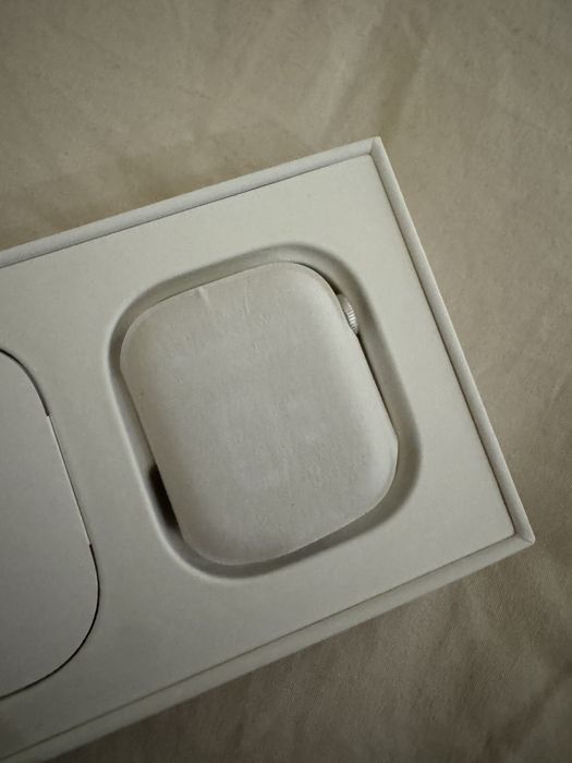 Apple Watch 8 41mm Starlight Aluminium