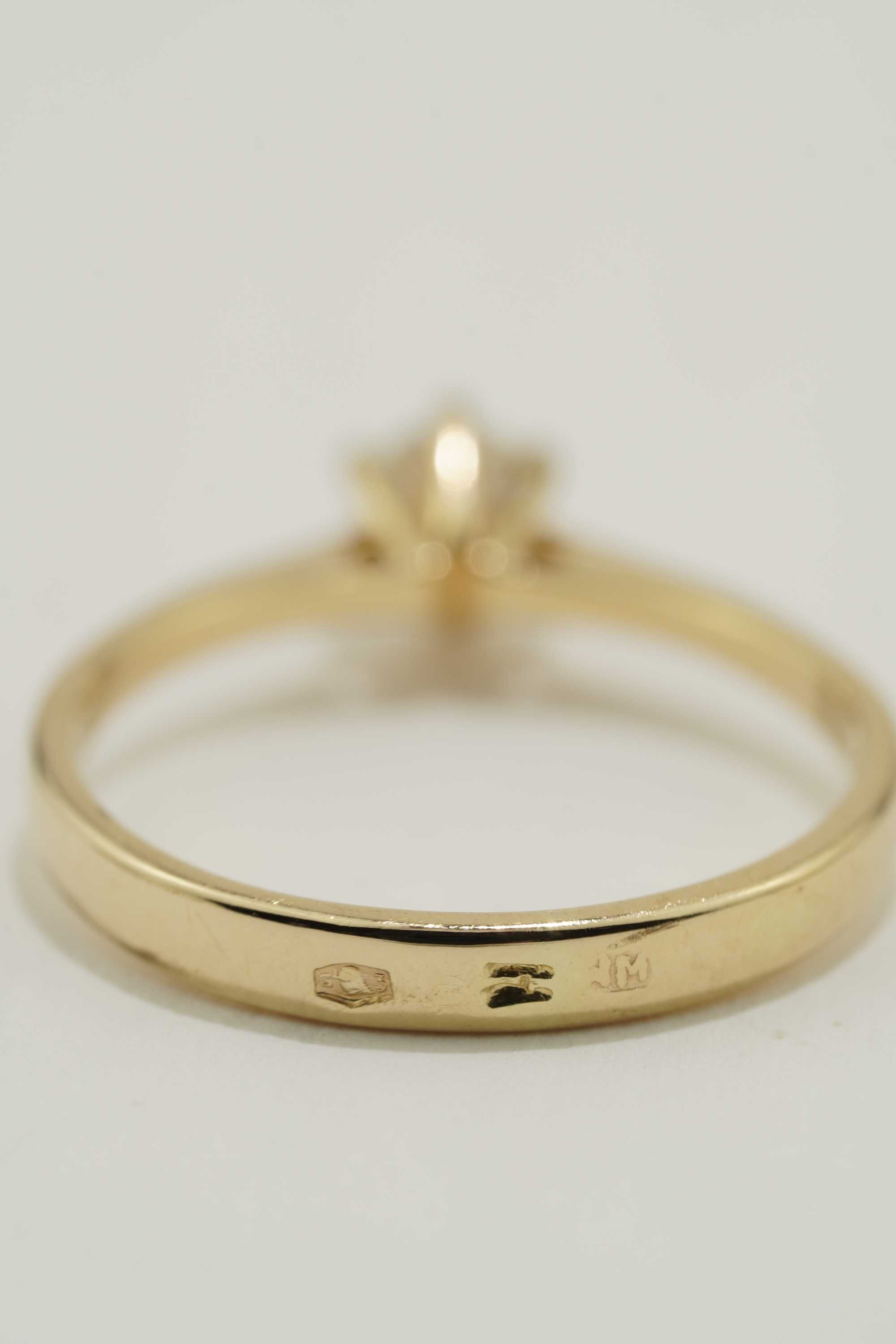 Złoty pierścionek z brylantem 14k 1,64g