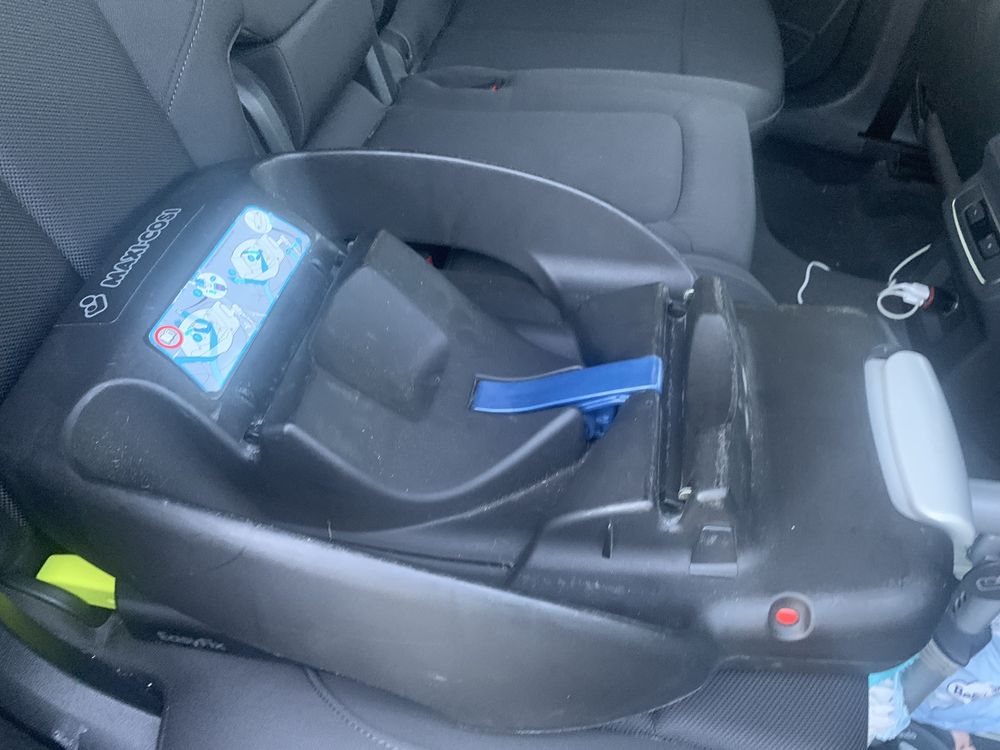 Maxi-Cosi CabrioFix + baza EasyFix ISOFIX + lusterko BeSafe + adaptery