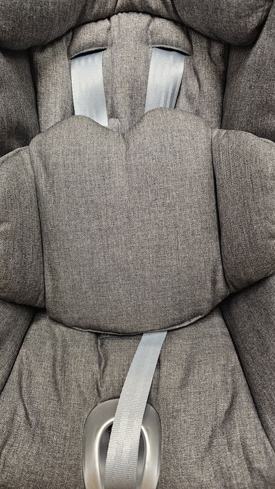 Fotelik Cybex Cloud Q z bazą.