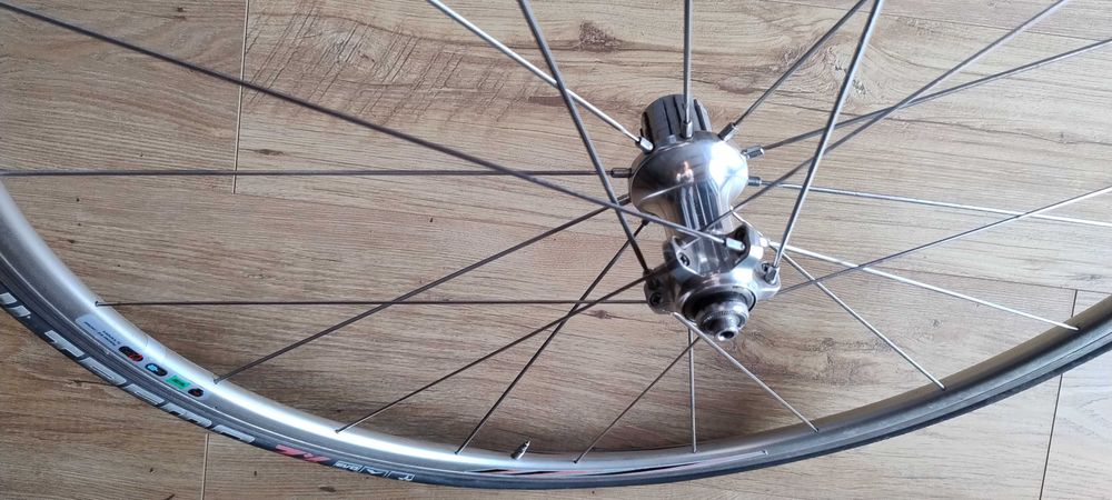 Koło tylne Shimano Ultegra WH-R600.