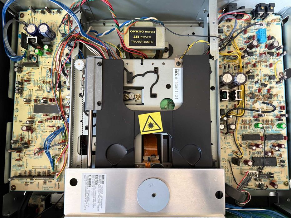 Odtwarzacz CD Onkyo INTEGRA DX-6850