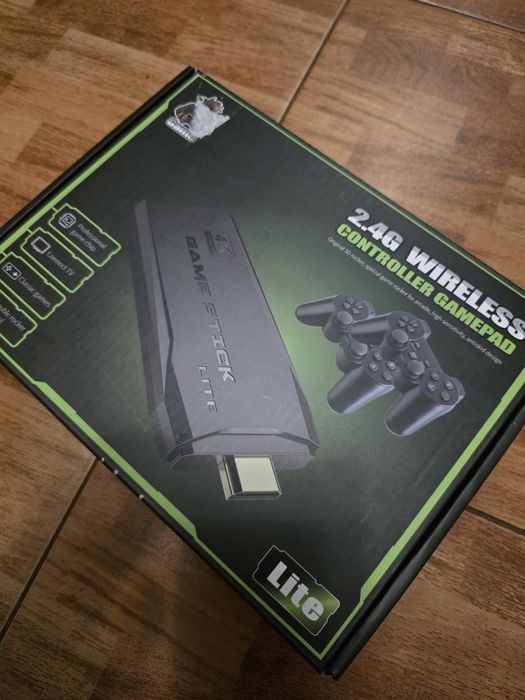 Game Stick Lite – игровая приставка с двумя беспроводными джойстиками