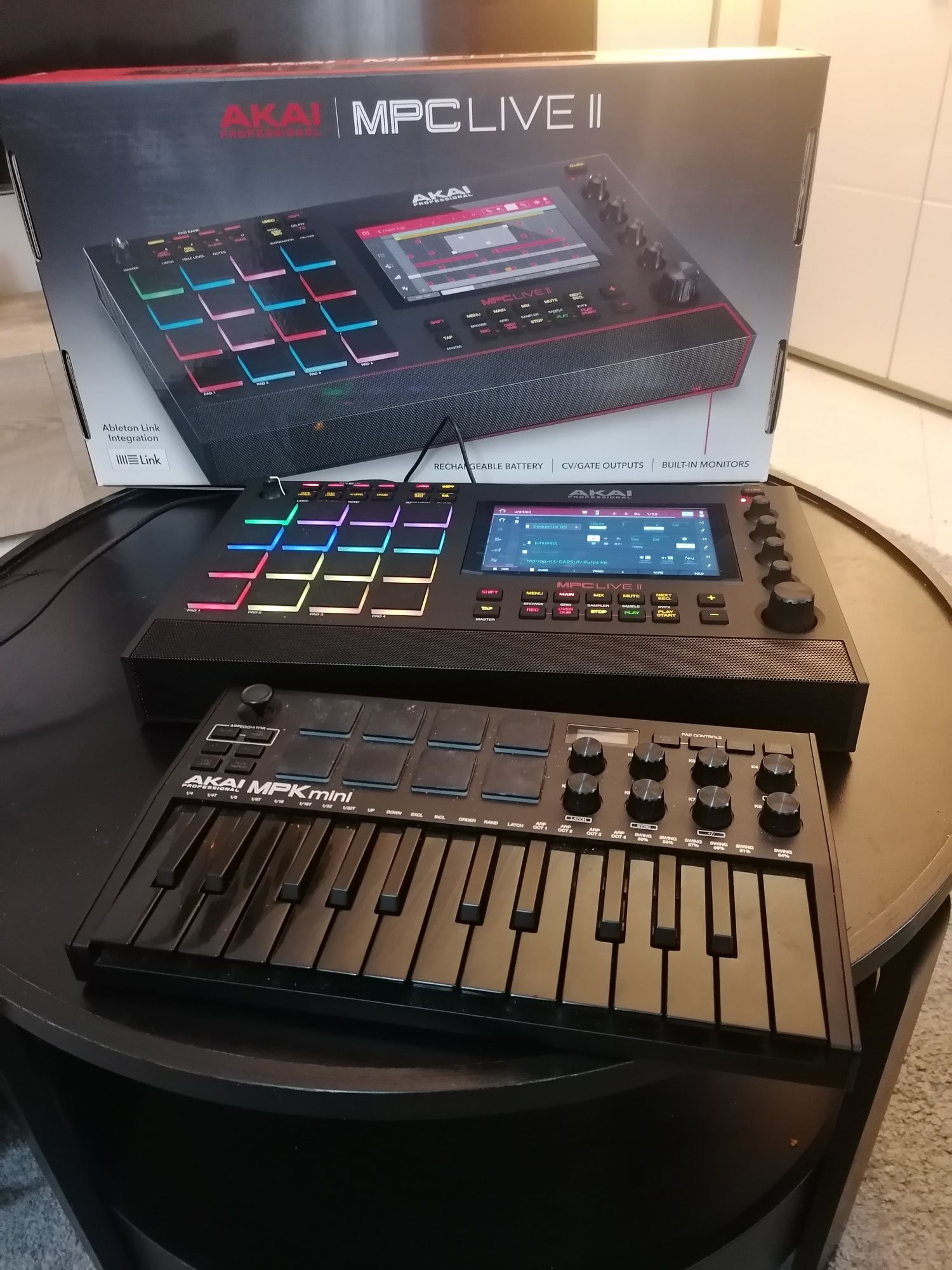 Akai Mpc live 2 semi novo