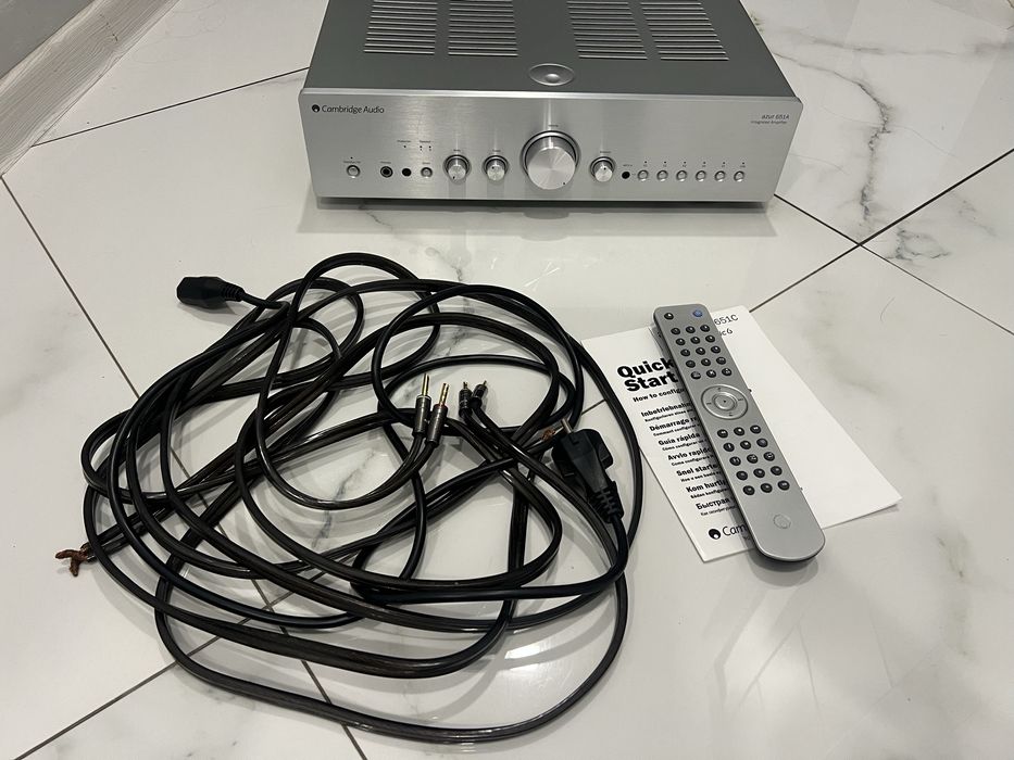 Интегральный усилитель Cambridge Audio Azur 651A