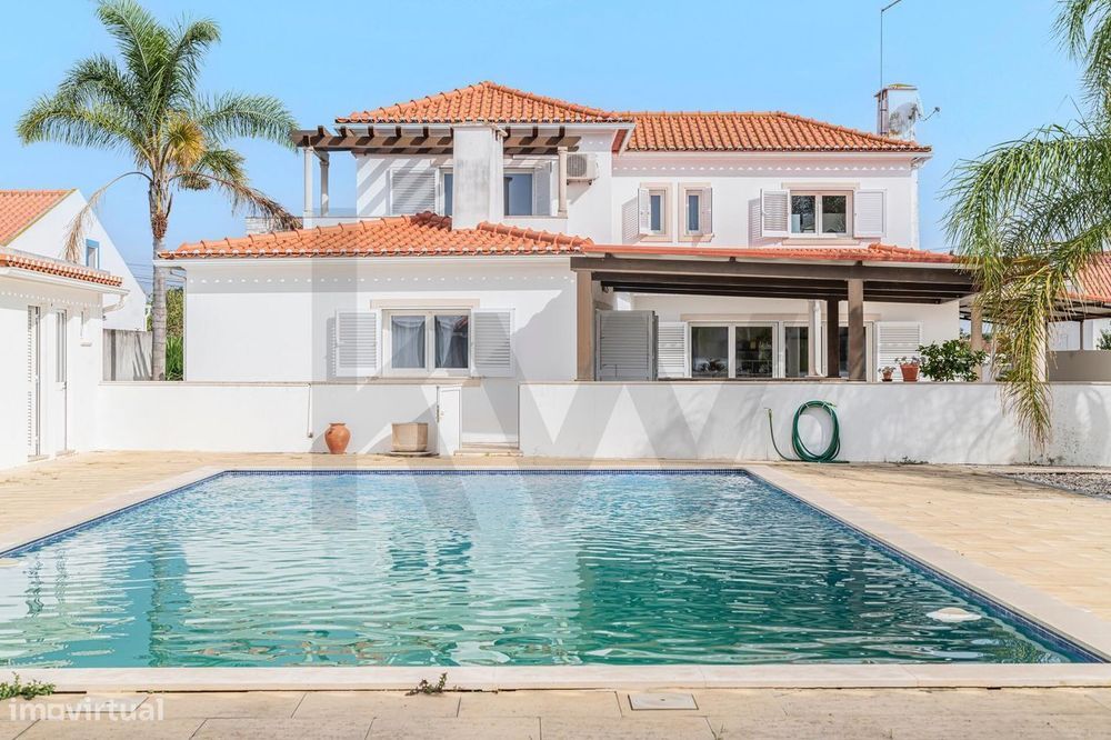 Moradia T4+1 Vendas Novas com Piscina - Évora