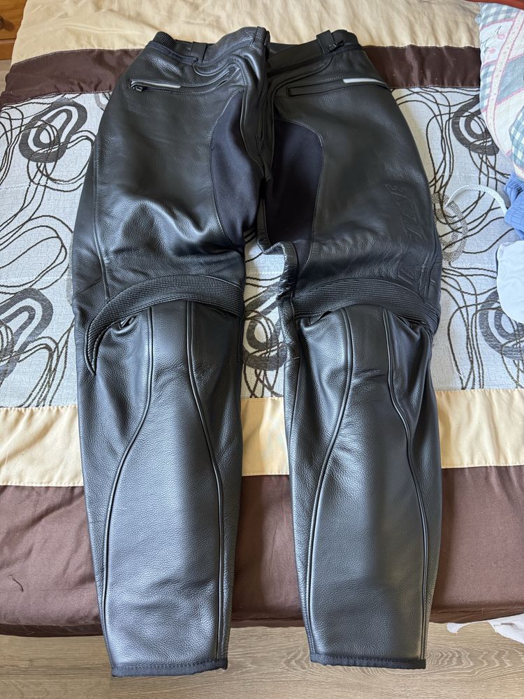 Equipamento DAINESE em pele