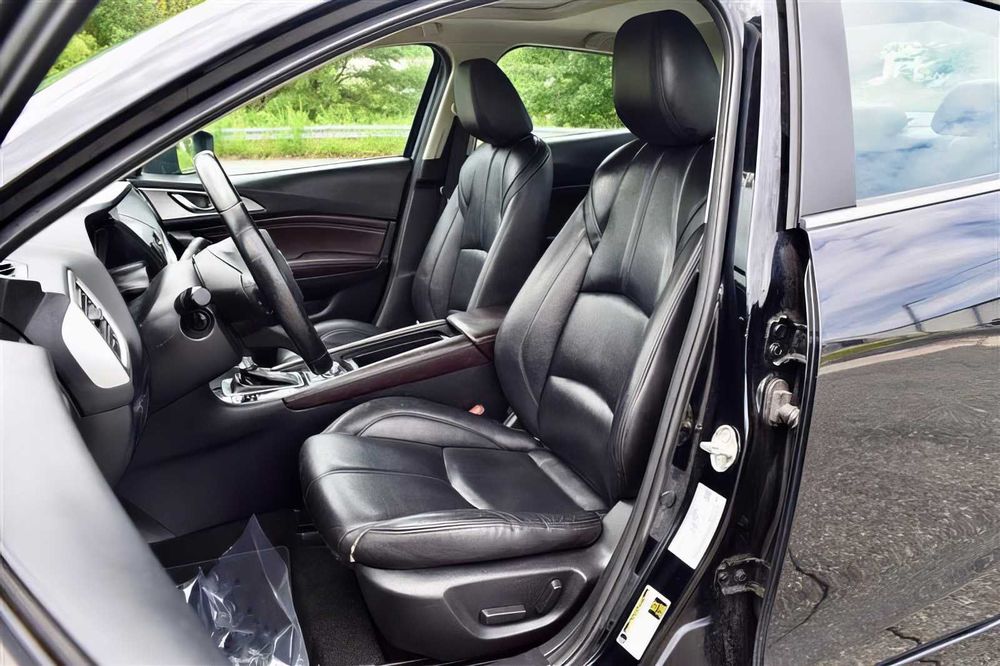 Mazda  Mazda3      2017