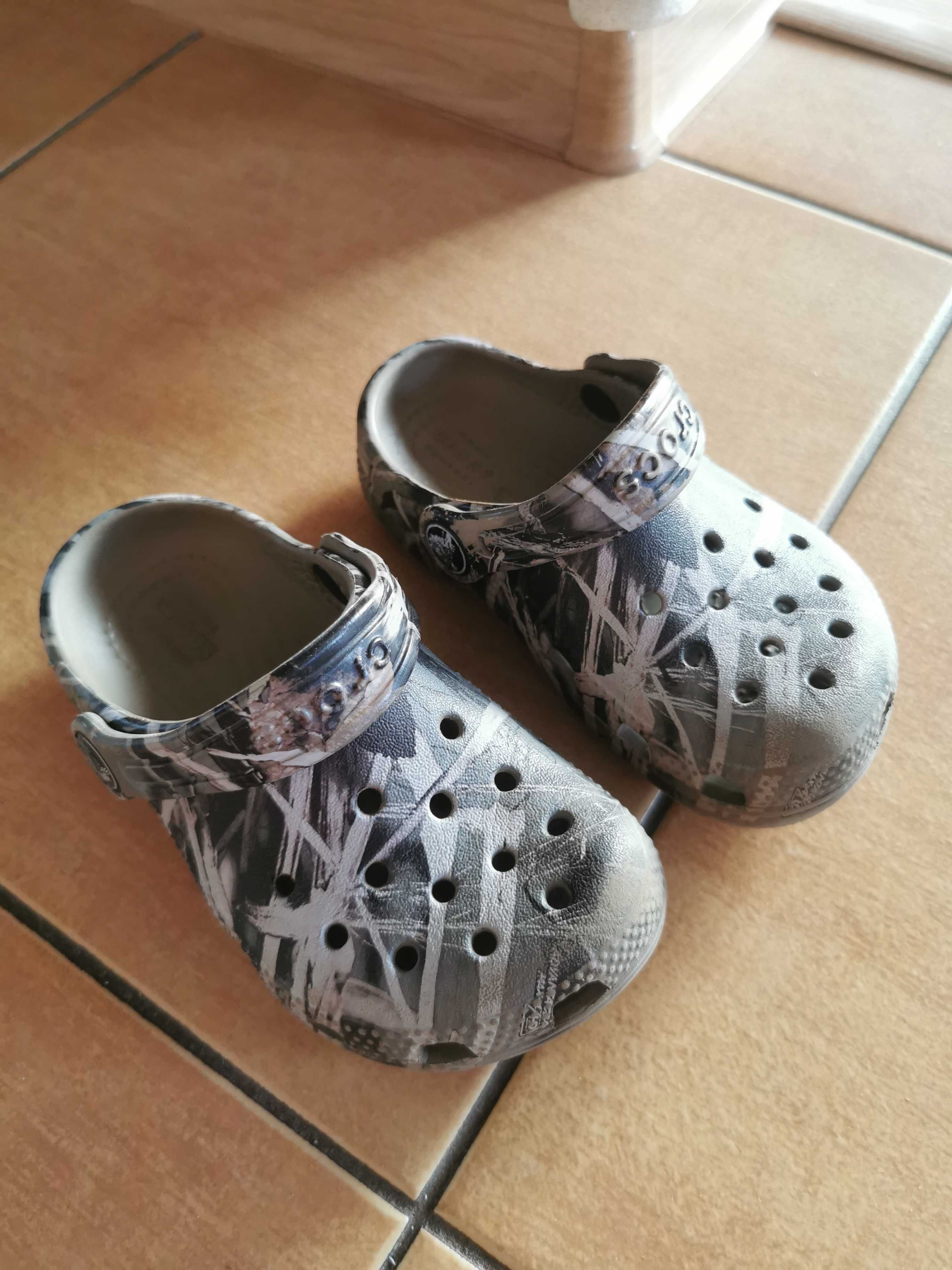 Buty chłopięce crocs rozmiar 8 około 22/23