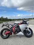 YAMAHA R1 Crossplane 2010