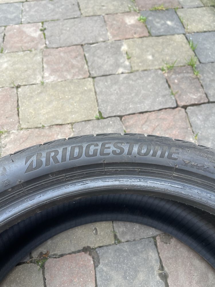 Різношироки шини Bridgestone potenza  225/40/19 + 255/35/19