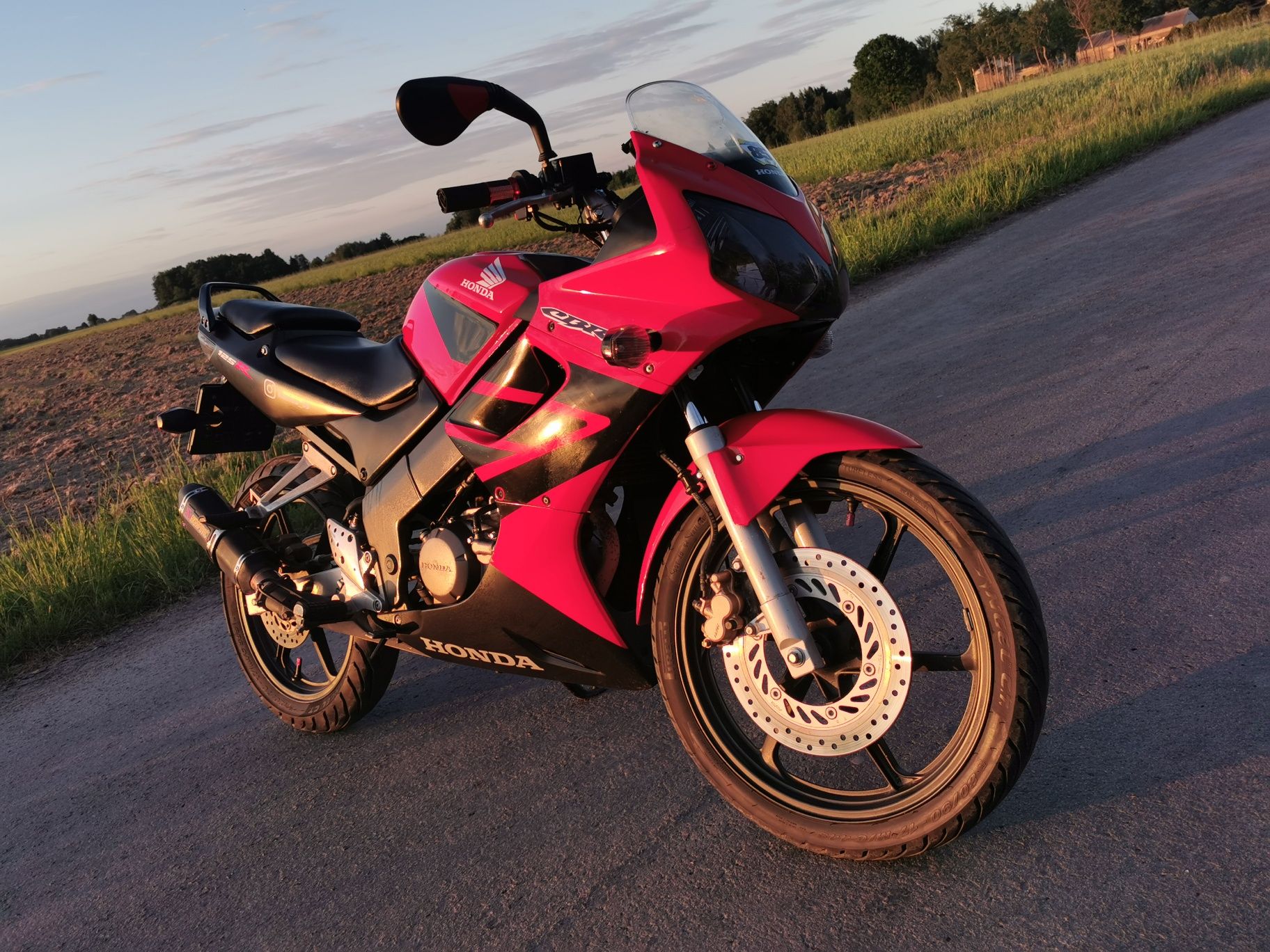 Honda cbr 125 mega stan jak nowa mocno doinwestowana