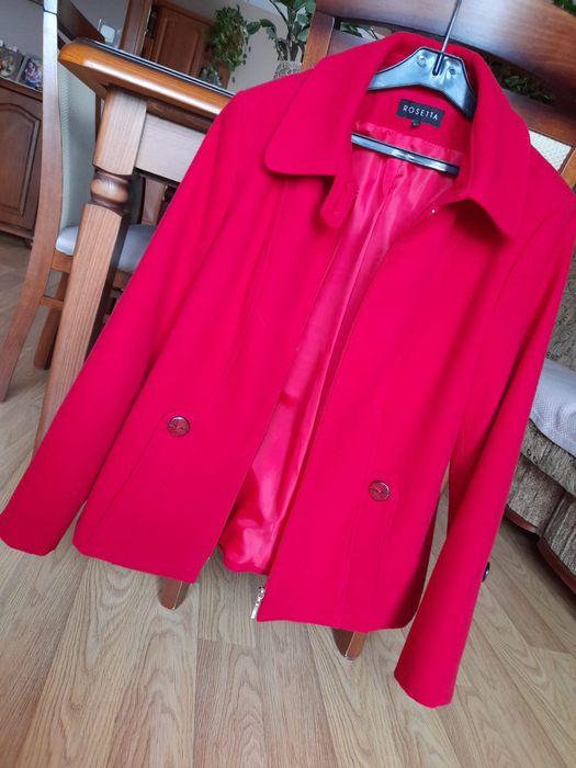 Xl piękny czerwony płaszczyk